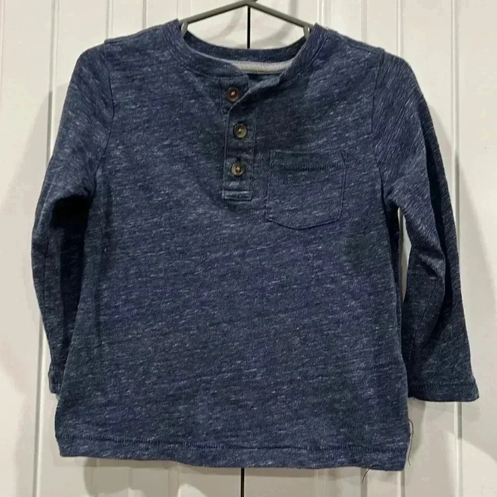 Old Navy sleeve old shirt